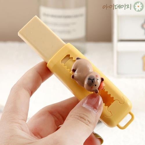 BeeCrazee Capybara Clicking Surprise Eraser Kawaii Gifts 8806197693528