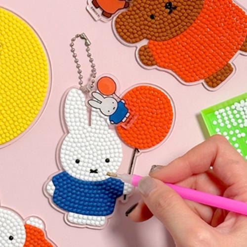 BeeCrazee Miffy Surprise DIY Diamond Painting Keychains Kawaii Gifts 8800251410427