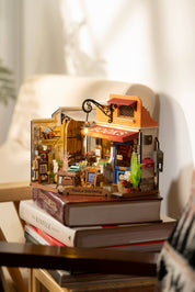 Hands Craft DIY Miniature House Kit: Corner Bookstore Kawaii Gifts 810101581250