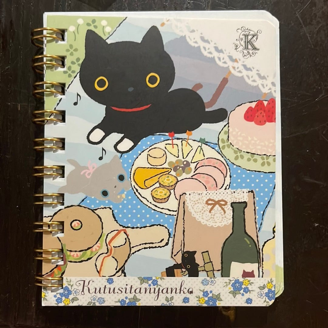 Kawaii Import Kutusita Nyanko Pocket Spiral Notebook: Picnic Kawaii Gifts 4974413524889