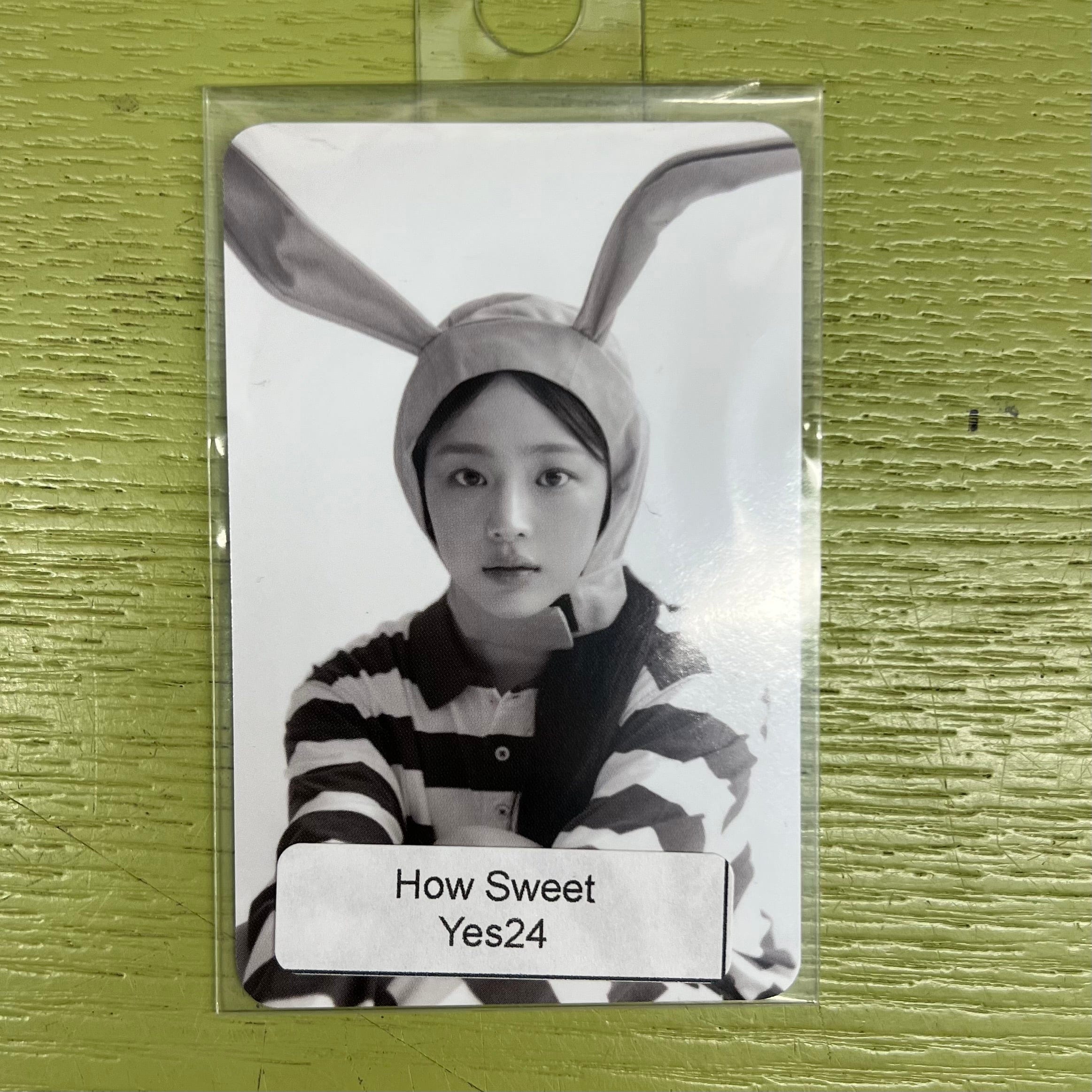 エッセンシャル NewJeans 当選カード NewJeans How Sweet Yes24 Pre-Order Benefit Photocard – Kawaii Gifts