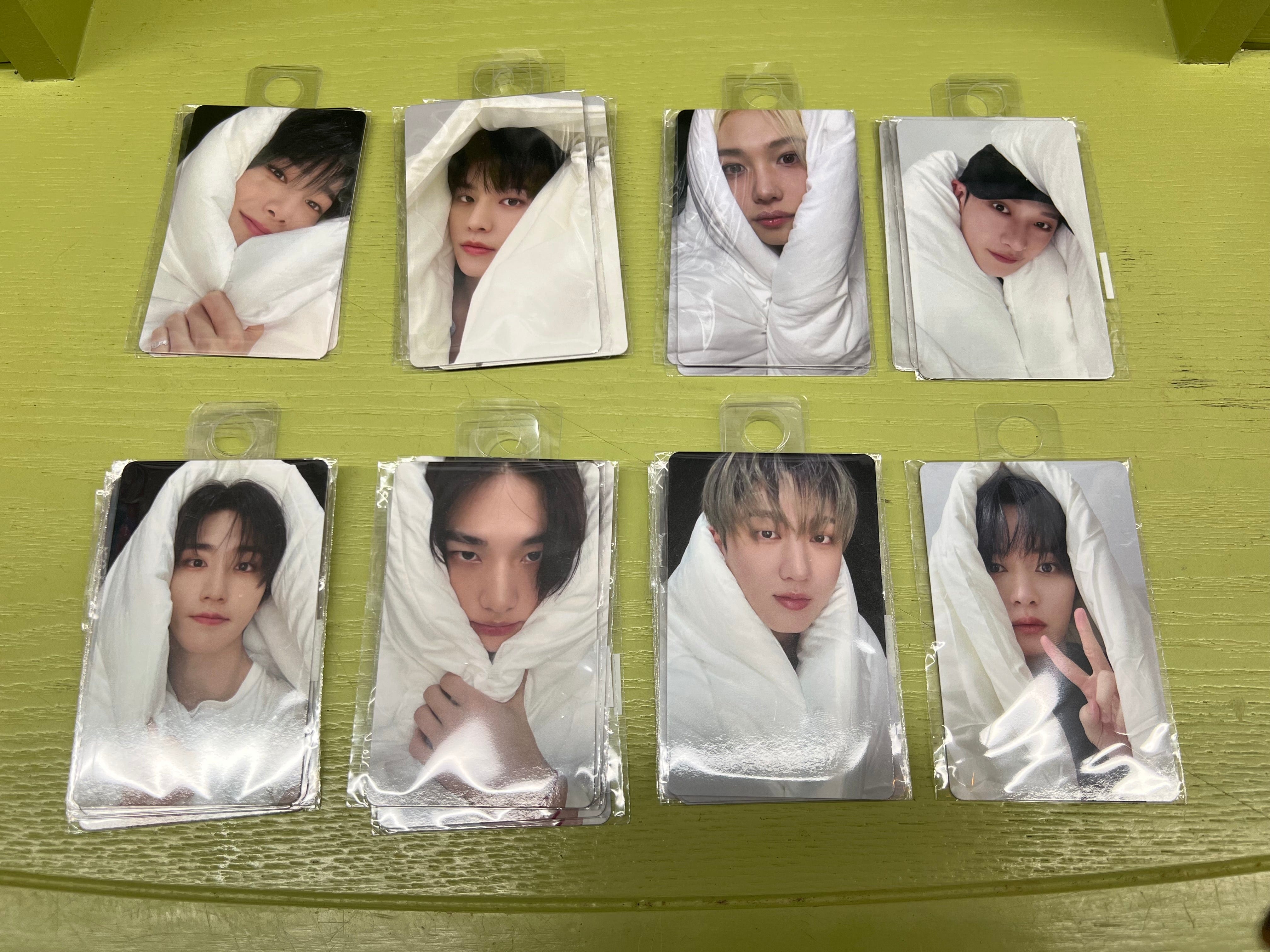 Korea Pop Store [STRAY KIDS] [SKZHop Hiptape [合 (Hop)] Pre-Order Benefit Photocard JYP Shop Kawaii Gifts