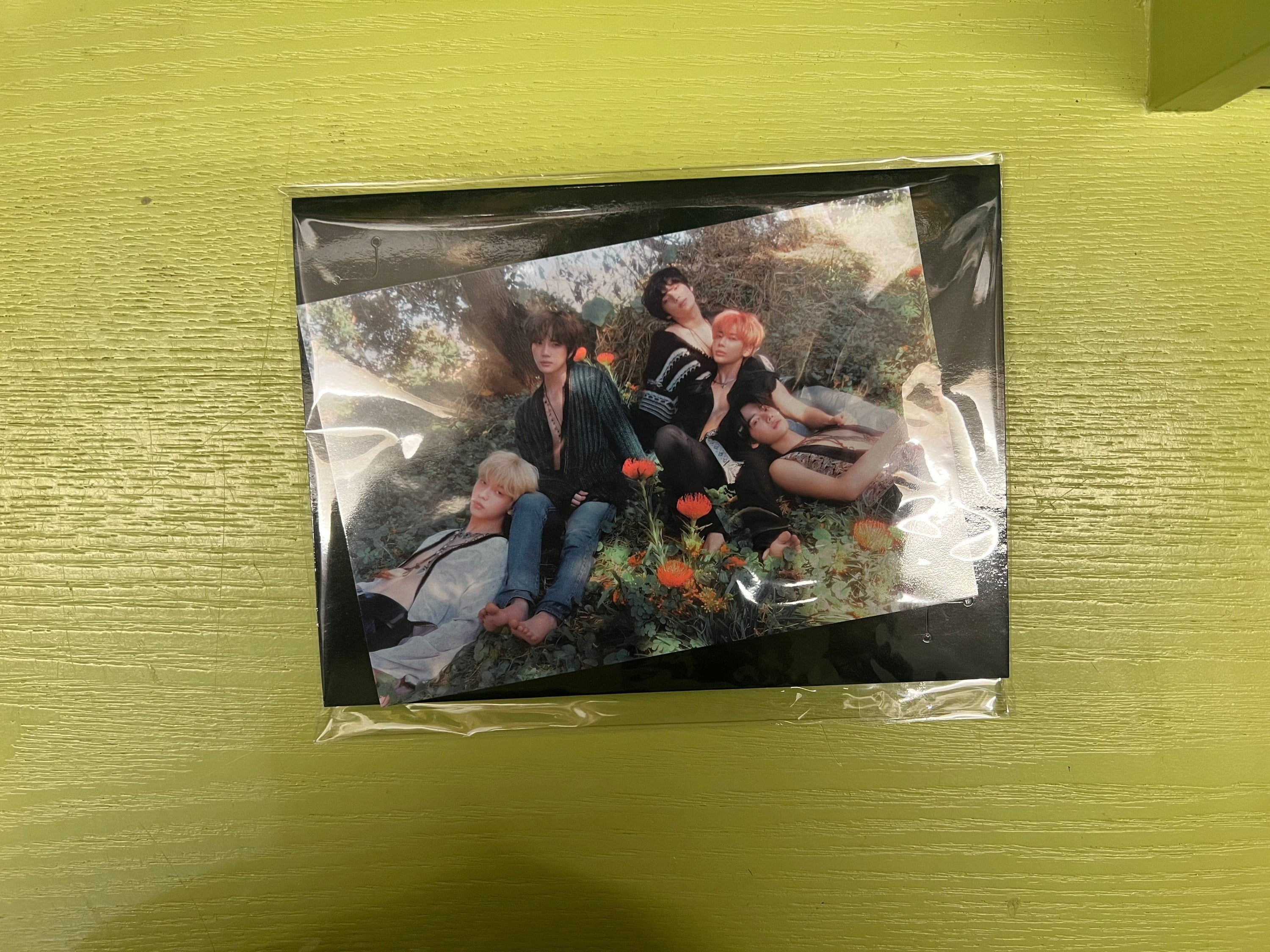Korea Pop Store [TXT] The Name Chapter: Temptation Postcard and Holder (Weverse Shop) Kawaii Gifts UTT23AGPHOTOUNSET