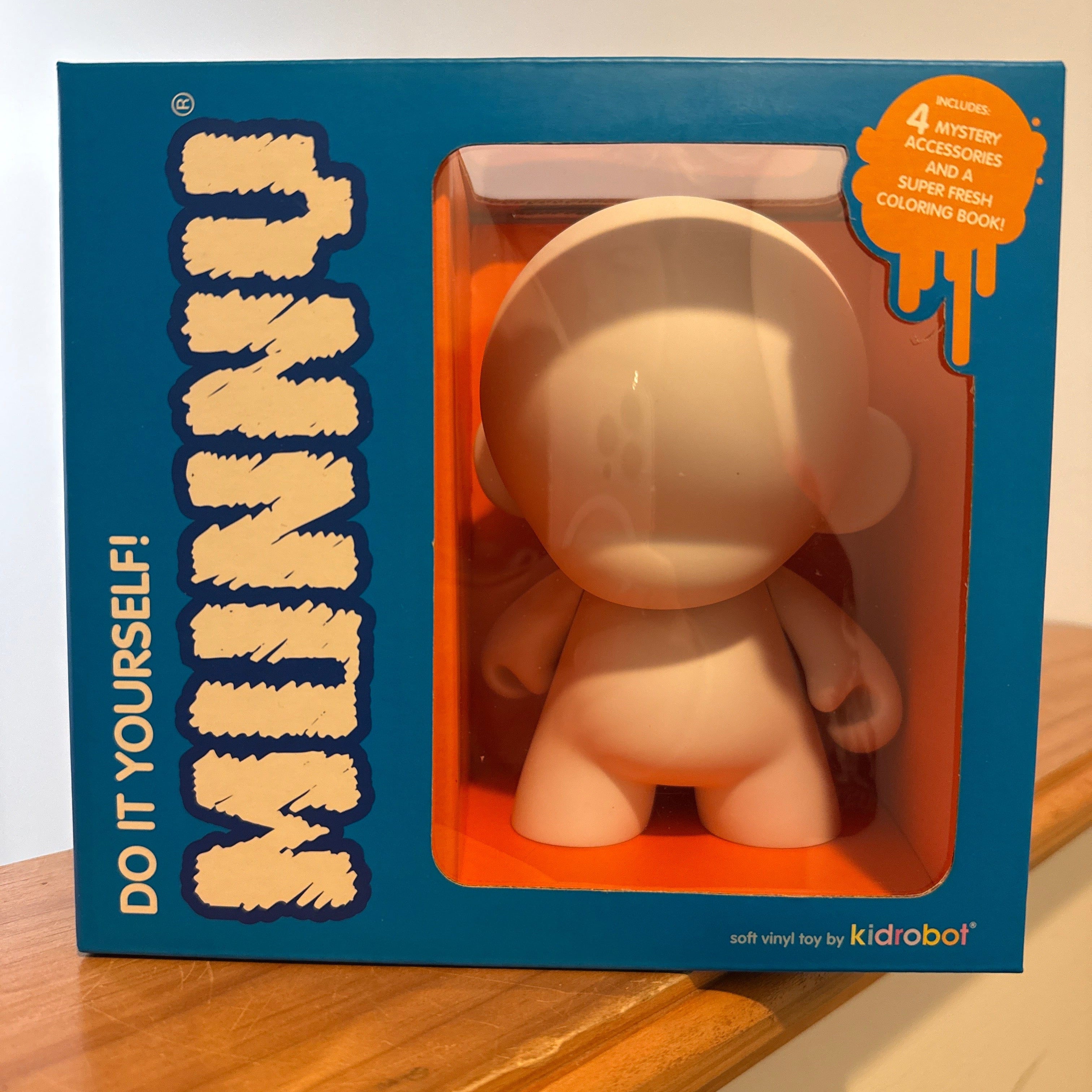 NECA Munny V4 DIY 7" Vinyl with Mystery Accessory (2009) Kawaii Gifts 883975013615