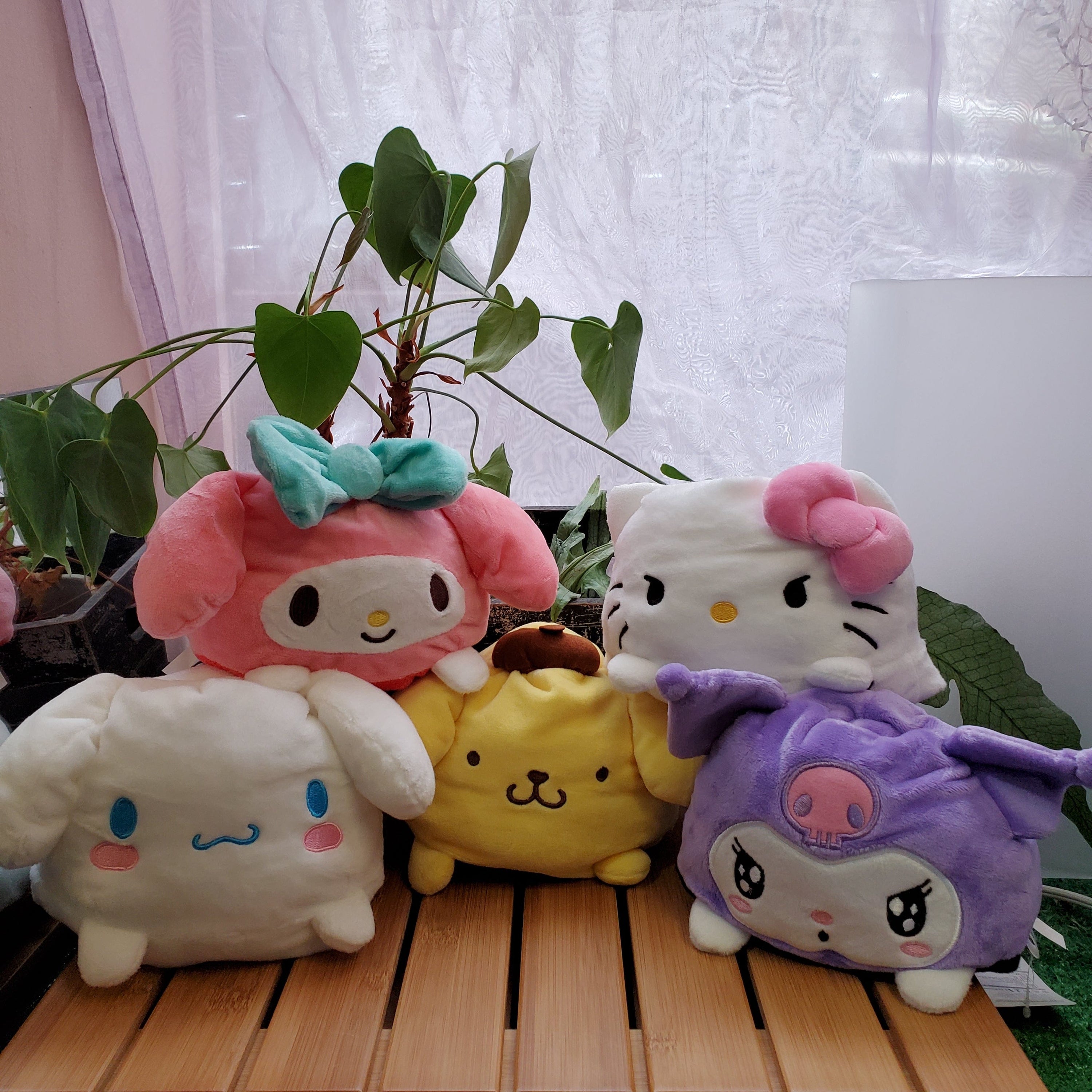 BeeCrazee Sanrio 6.5" Reversible Plush Hello Kitty, My Melody, Kuromi Cinnamoroll, Pompompurin Kawaii Gifts
