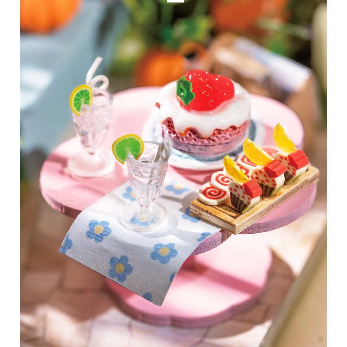 Hands Craft DIY Miniature Dollhouse Kit: Holiday Party Time Kawaii Gifts 850026738438
